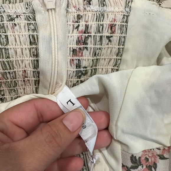 MOONSEA NEW🔥Floral Cream Dress with Slit Size L - Picture 11 of 11